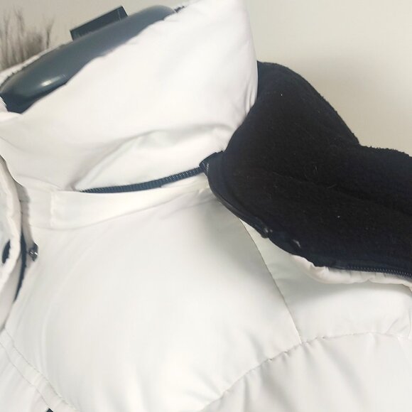 DKR Canadian Outdoor Collection White with Black Puffer Coat - Size S - Picture 9 of 15